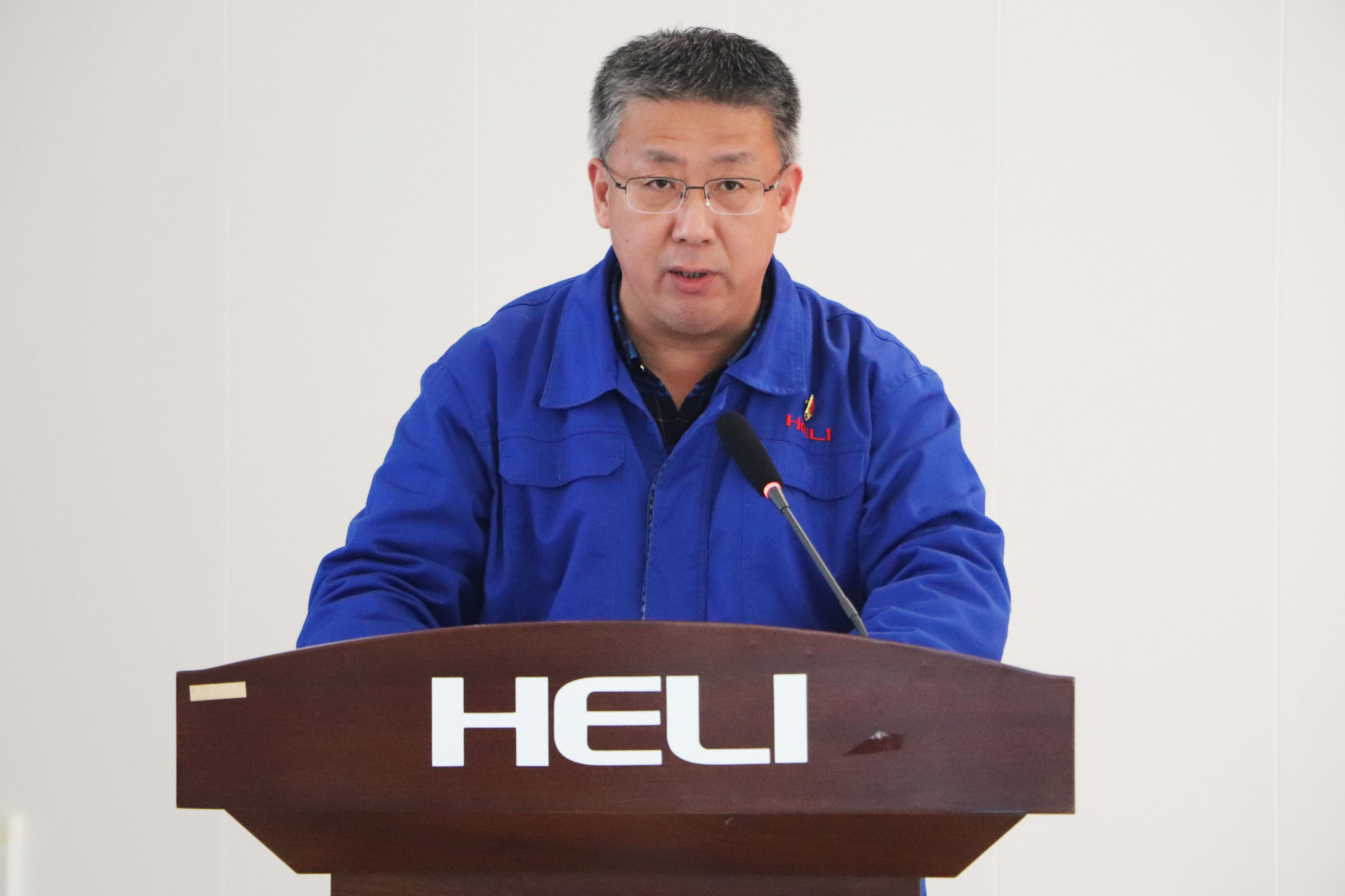 盤錦合力黨委書記、董事長、總經(jīng)理孫鴻鈞作動員講話02.JPG